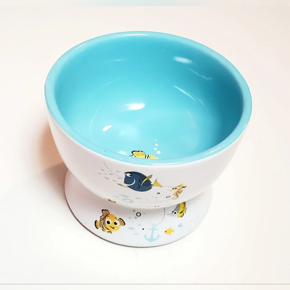 Pixar Finding Nemo Short Shape Non-Skid Elevated Ceramic 1 Cup Cat Bowl